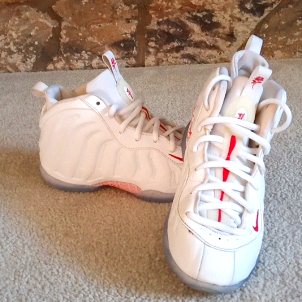 Nike Foamposite Red And White Rose